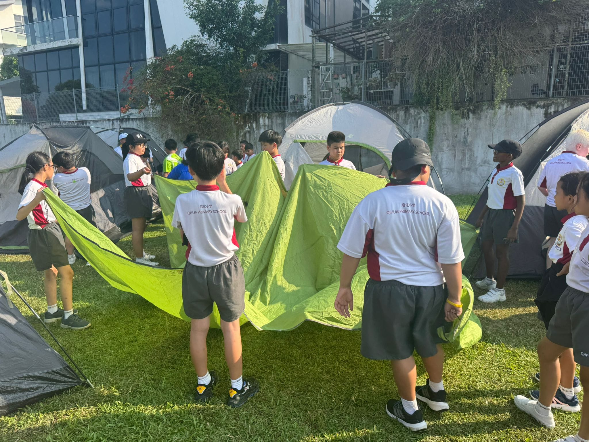 P5 preparing their camp